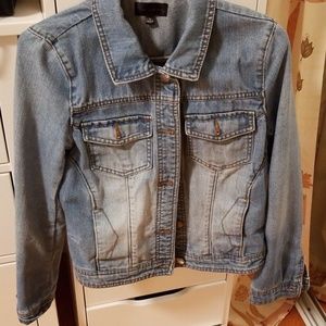 Light wash denim jean jacket